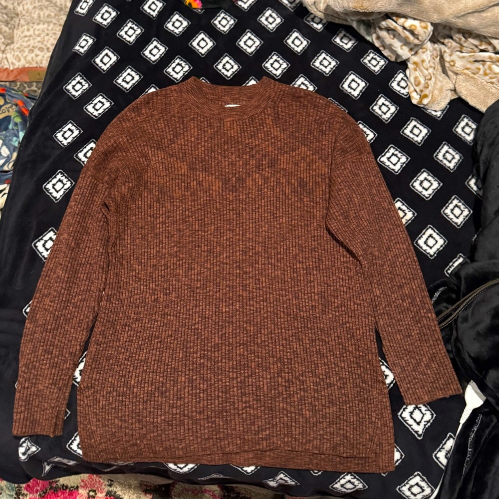 Abercrombie & Fitch Soft A&F collection sweater/ pullover sweatshirt- RUSTY RED